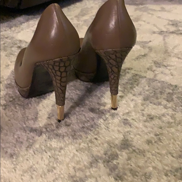 Bruno Magli slip on heels size 8 - Picture 4 of 8